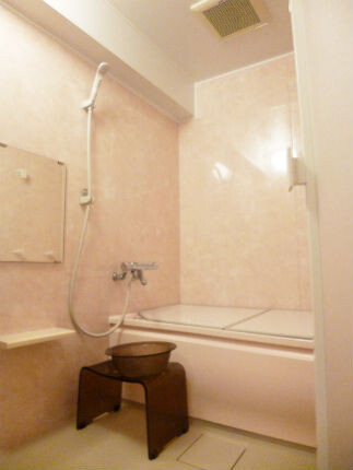 ソフィーヌピンクの浴室でくつろげる上品な空間へ