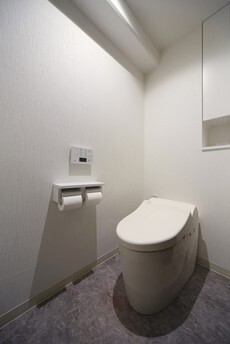 白を基調としたトイレ空間