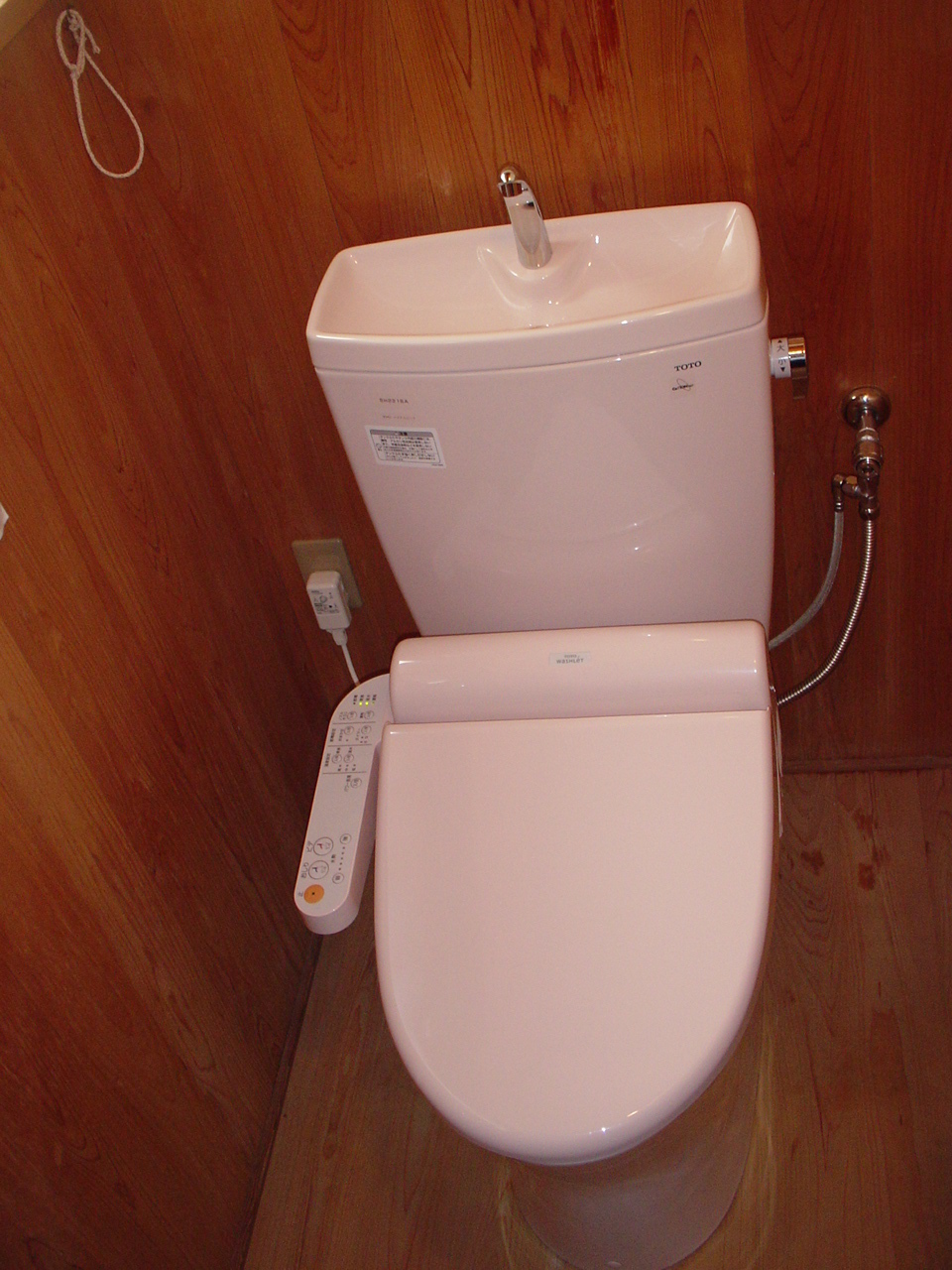 15年前の当社施工トイレをまた当社でリモデルさせていただきました