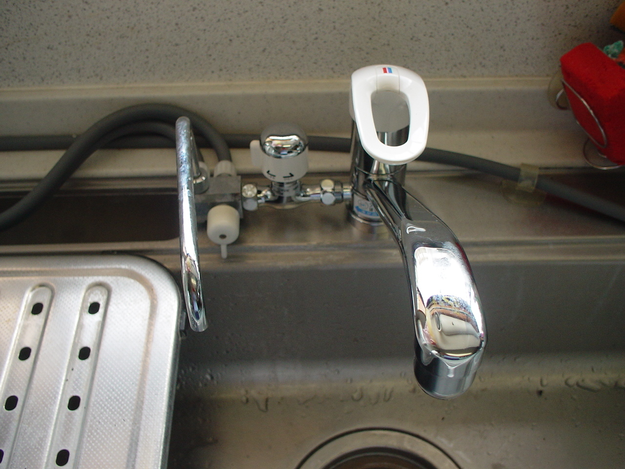 I様邸の浄水機分岐金具付のキッチンシングルレバー水栓の漏水からの提案
