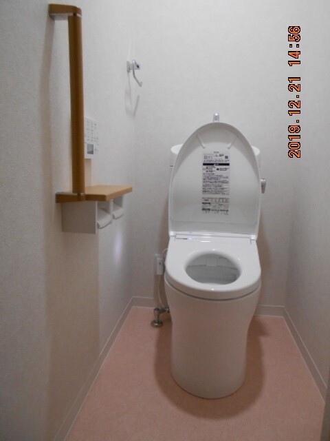 和式から洋式トイレへ 負担軽減で安全 快適な生活を リフォーム実例 Toto株式会社