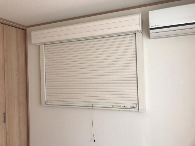 室内専用シャッターの取付 りふぉーむ工房 だんらん 株式会社シンサナミ リフォーム実例 費用 Toto