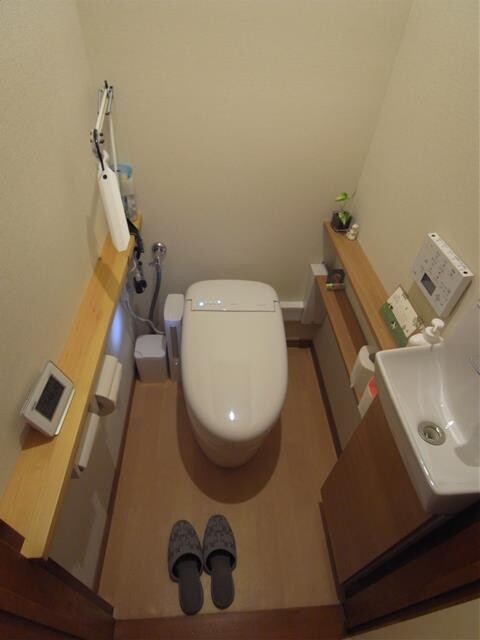0 4坪の狭小スペースに手洗器付きトイレ設置 リフォーム実例 Toto株式会社
