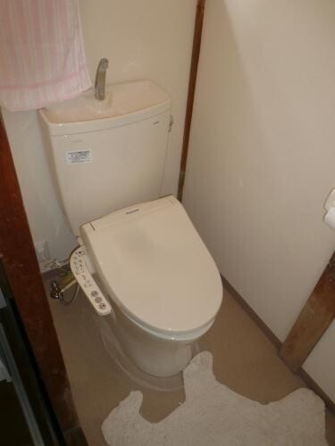 汽車式トイレをタンク式トイレへ改修しました。
