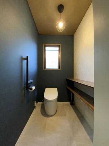 ネオレストが映えるおしゃれでかっこいいトイレ空間 リフォーム実例 Toto株式会社