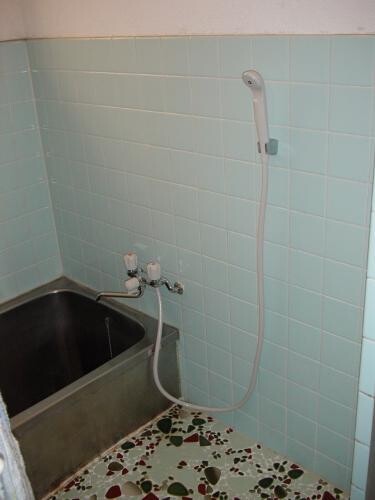 シャワーヘッドが壊れたのでお風呂のシャワー水栓を取り換えたい 明石市の水道屋さん 有 カワカミ設備 Toto水彩工房 明石大久保店 リフォーム実例 費用 Toto