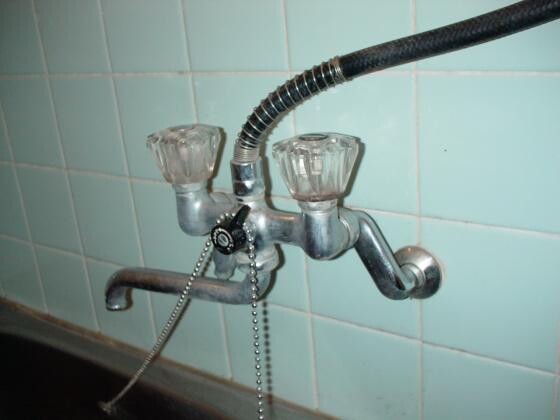 シャワーヘッドが壊れたのでお風呂のシャワー水栓を取り換えたい