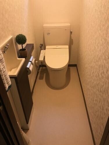 プチユニバーサルデザインのトイレ 相模原市s様邸 株 アイテリアナカムラ リフォーム実例 費用 Toto