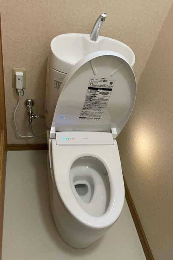 古くなったトイレの機能向上！便利機能満載のTOTOピュアレストEXに交換 