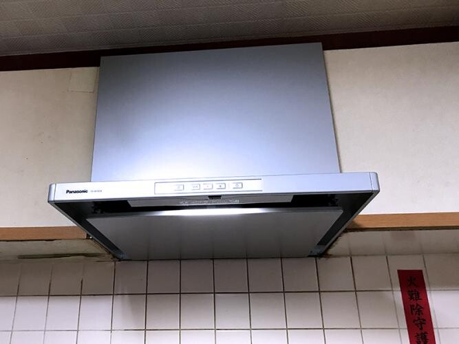 お掃除しやすいレンジフードへ 株 匠工房 草津栗東店 リフォーム実例 費用 Toto