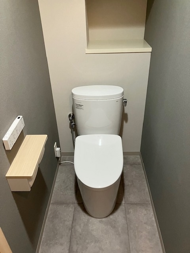 新築時のトイレから新しいトイレにリモデル！ | リフォーム実例 | TOTO
