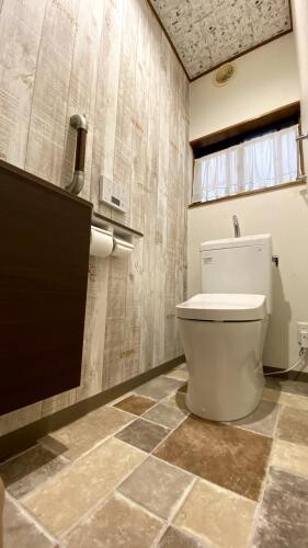 スヌーピーの壁紙 和式トイレを洋式トイレにリフォーム 加古川市s様邸 創業123年 株式会社ウオハシ リフォーム実例 費用 Toto