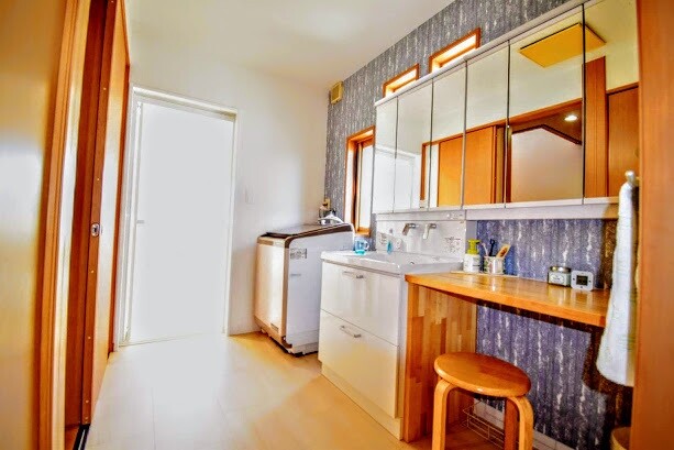 収納たっぷり６面鏡の家 住まいの マルワ 倉敷店 リフォーム実例 費用 Toto