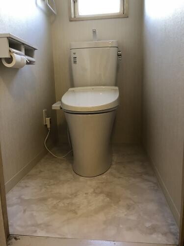 J様邸 カビ発生 床 壁 トイレ改修 株 須原建材 リフォーム事業部 リフォーム実例 費用 Toto