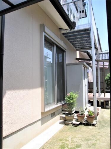 シャッター雨戸付きサッシ　白色　引き取り限定　取に来てくれる方お願いします シャッター雨戸付きサッシ 白色 引き取り限定 取に来てくれる方お願い