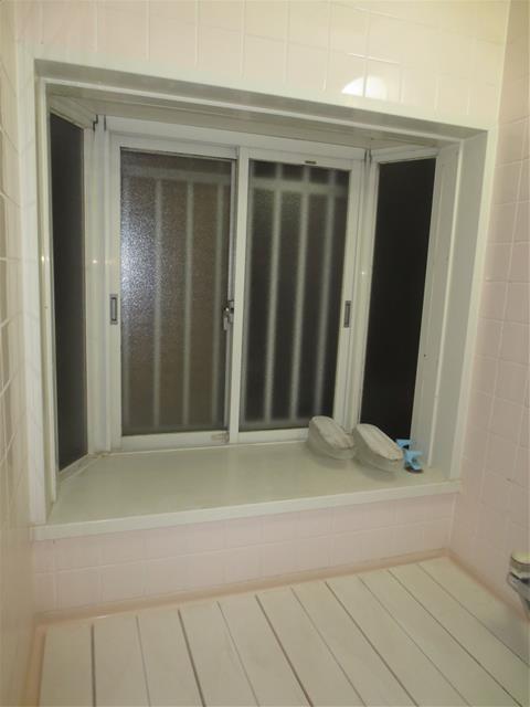 お風呂や床のタイルの寒さはリフォームで解決しよう リフォーム会社紹介サイト ホームプロ