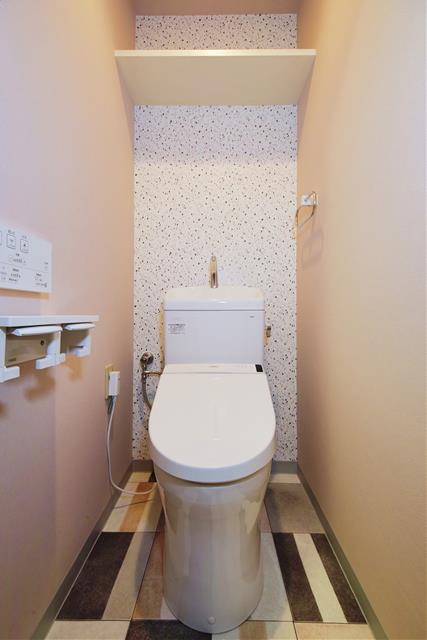 北欧のＳＴＯＣＫＨＯＬＭをイメージした内装で可愛らしいトイレ空間に！
