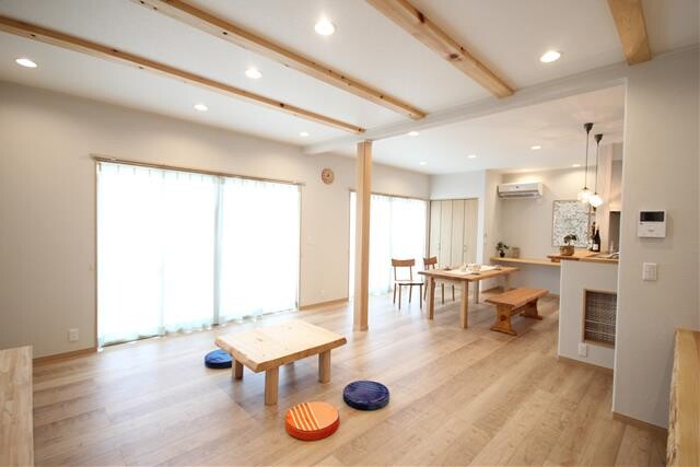 生活のメインステージを１階へ 和風住宅を憧れのナチュラルスタイルにフルリノベ ほっと住まいる 株 本店 リフォーム実例 費用 Toto