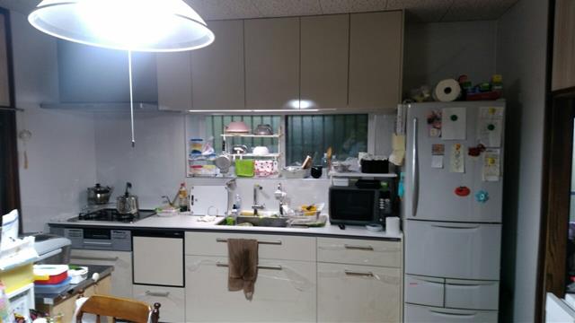 憧れのシステムキッチンで明るい台所(*^_^*)