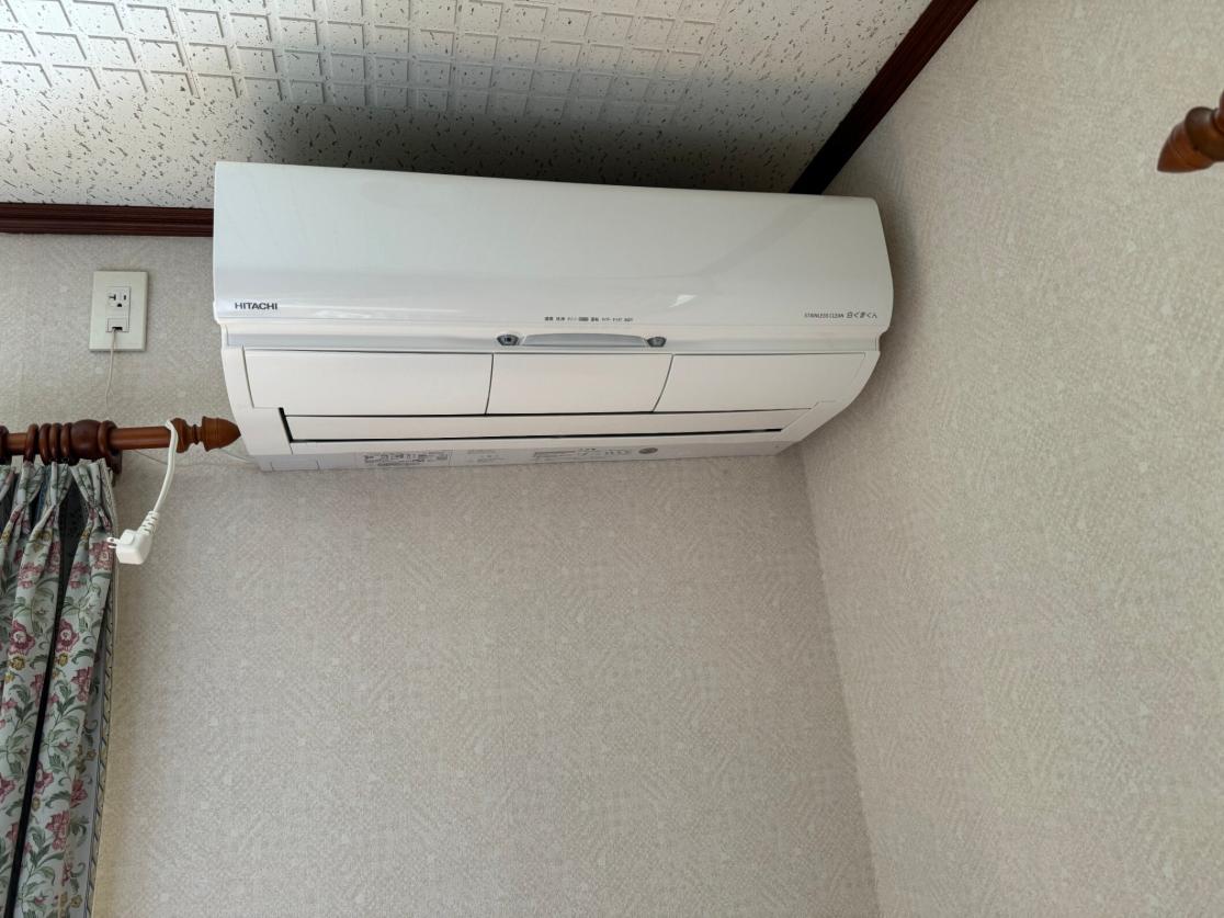 自動お掃除でずっとキレイ日立ルームエアコン | リフォーム実例 | TOTO 