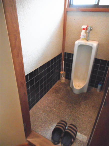 洋式便器、男子座り小便飛び出し防止プレート 稀有