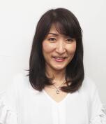 総務部 主任 鈴木 多佳子 (すずき たかこ)