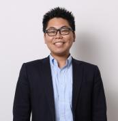 店舗責任者 兼 営業課長 門脇 史知