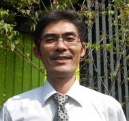事業部課長・ デザイン設計室長 安達 佳央(よしお)