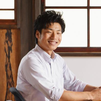 営業部課長代理 三鷹店 店長 山田 明智
