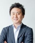 店長 梶岡俊之