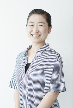 事務 長井 栄利佳