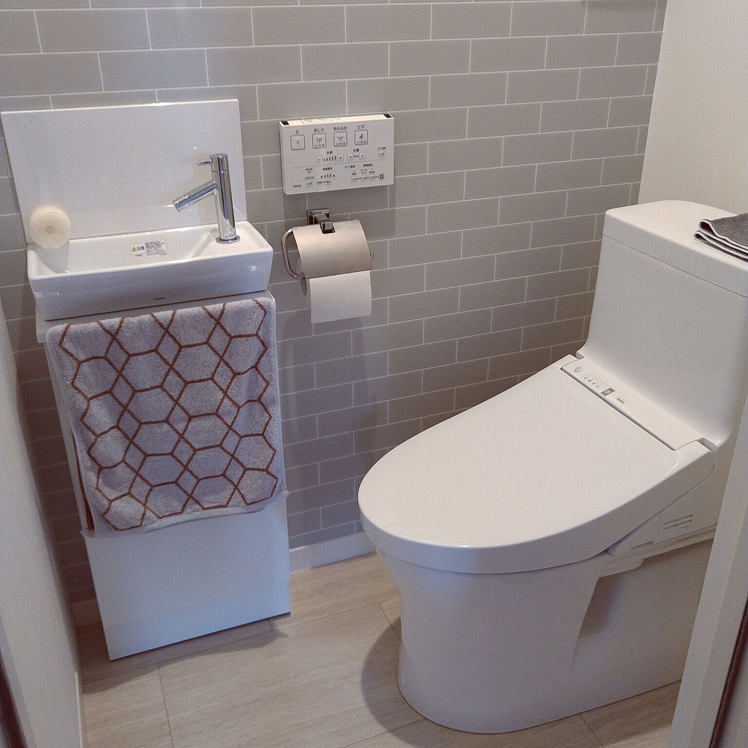 トイレのリフォーム写真集一覧  TOTO