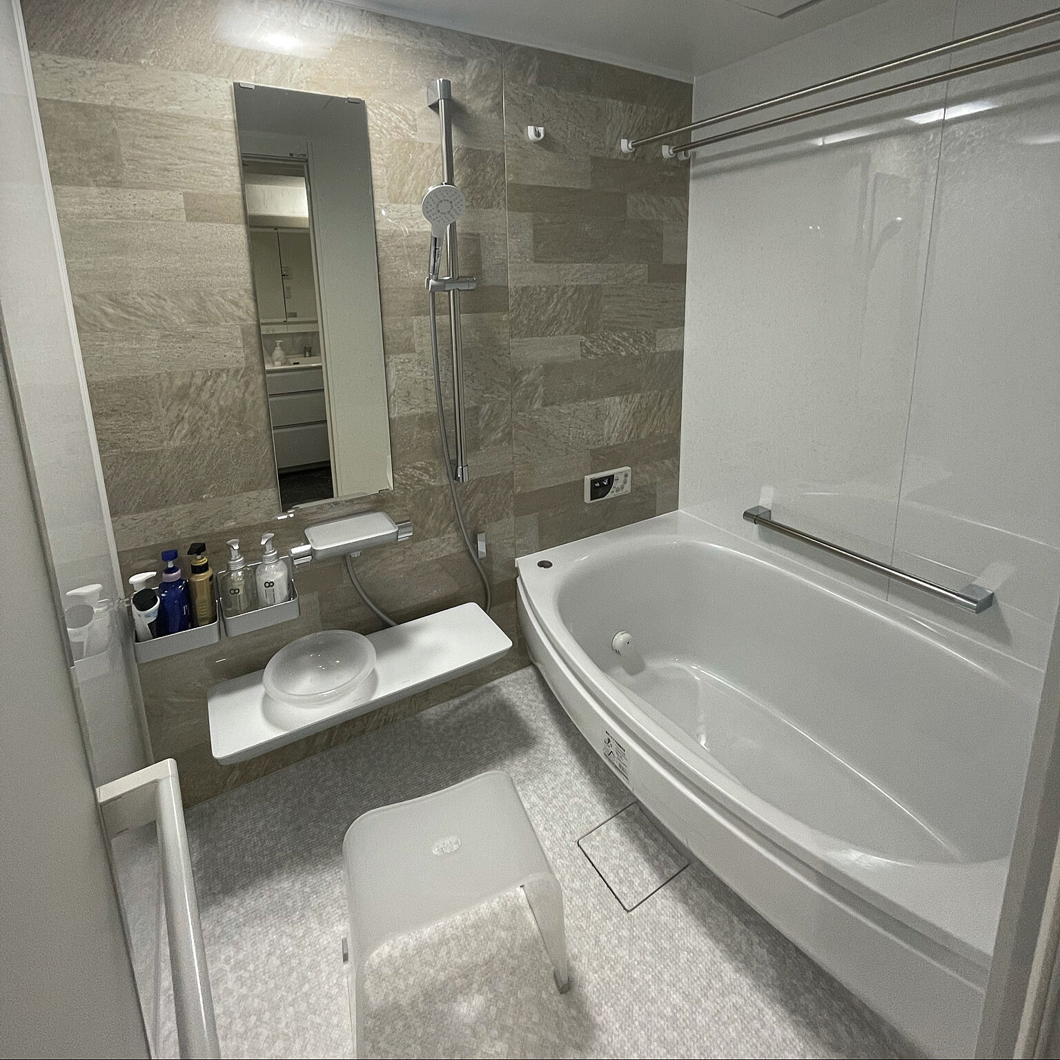 iwashi615,ワイド浴槽,人造大理石浴槽,ゆったりお風呂,パティオベージュ,サザナ1418,浴室乾燥200v電源,毎日浴室乾燥,アクセントパネルは1枚